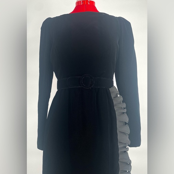 Vintage Joan Leslie By Kasper Black Velvet Long Sleeve Formal Cocktail Dress - Picture 2 of 10
